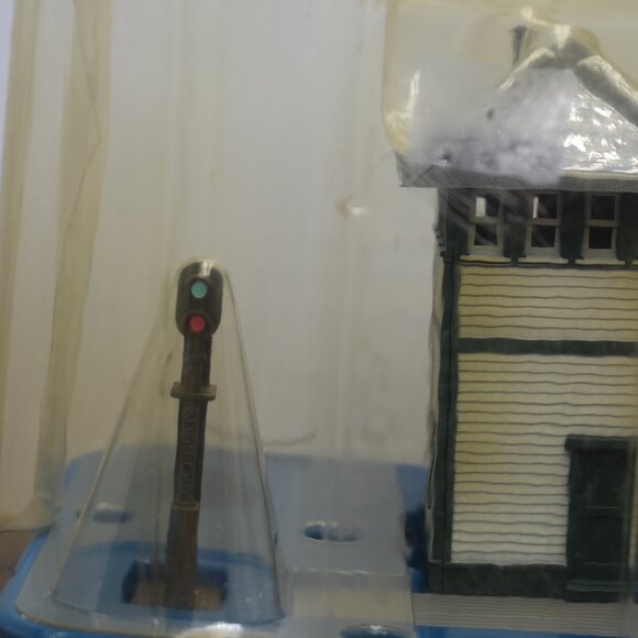 Bachmann Trains Thomas and Friends Switch Tower 45237 2011 HO/OO Brand New - Picture 4 of 12